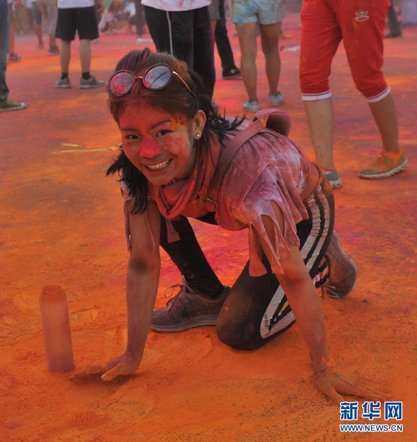 （体育）（1）“彩跑”跑进清华大学研究生运动会