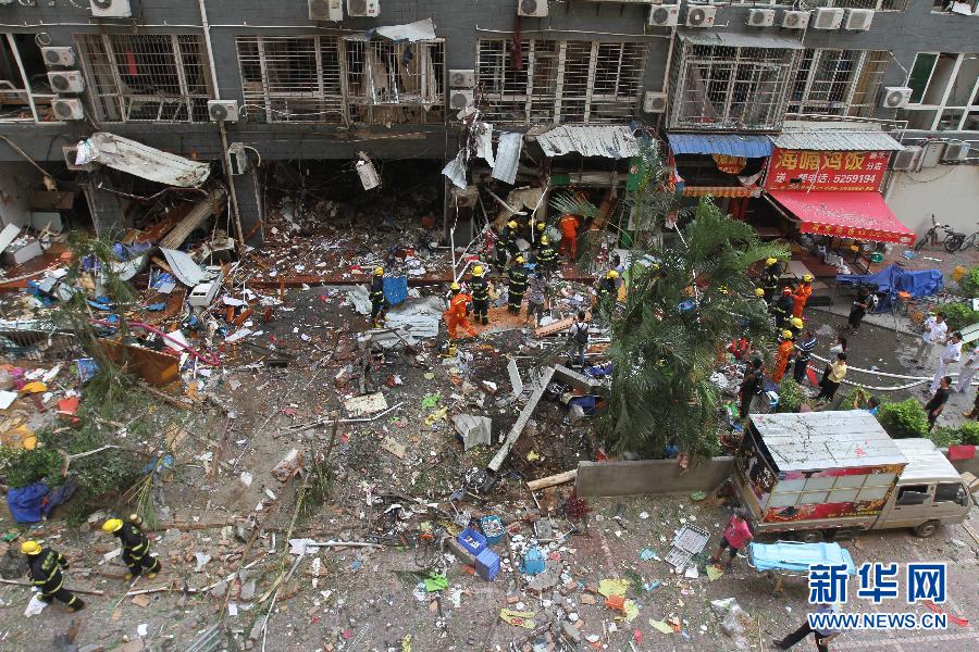#（晚报）（1）厦门小吃店煤气爆炸已致4人死亡多人受伤