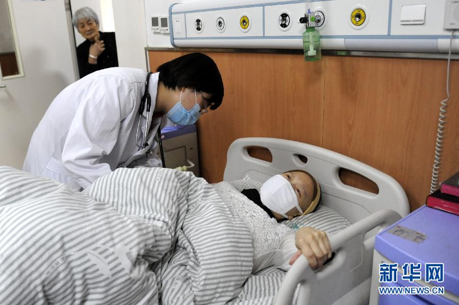 （社会）（3）小伙迎娶患癌女友 为爱不离不弃