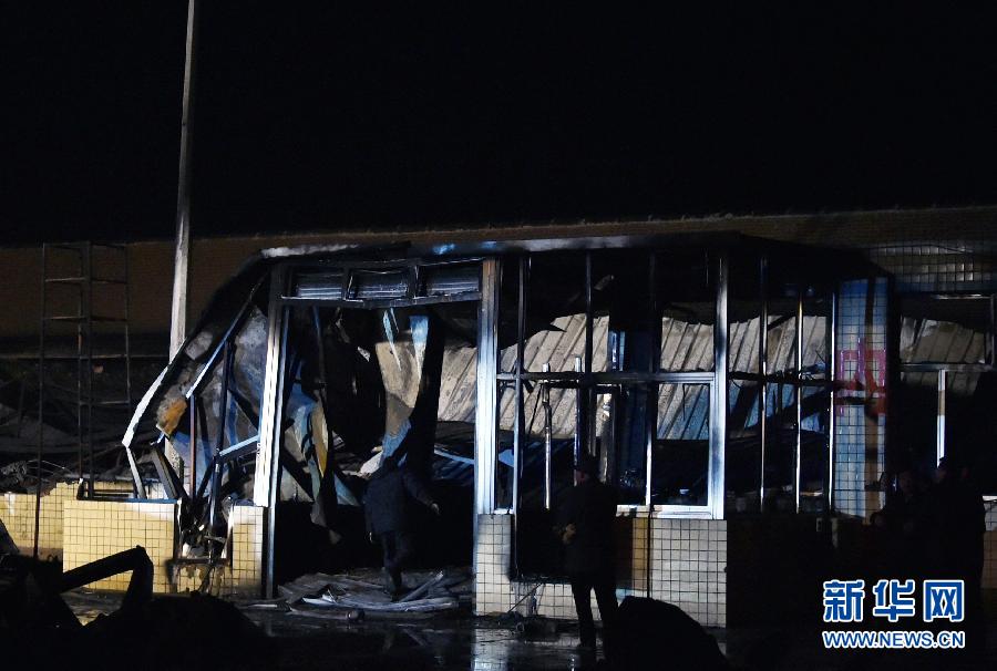 （突发事件）（2）山东寿光一食品厂发生火灾致18人死亡 