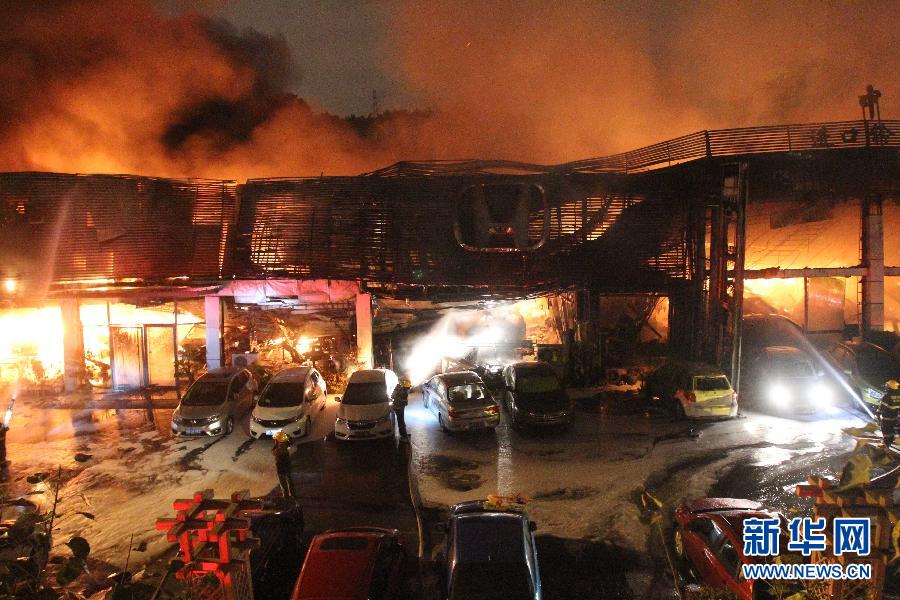 #（锐视角）（7）福建厦门两家汽车4S店发生火灾 致1死1伤