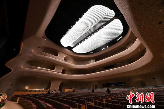 图为歌剧院内景。　王东明　摄