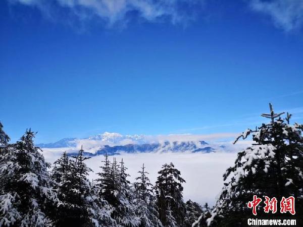 雪景云海 殷后盛 摄