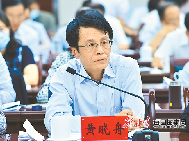 厦门市委,市政府认真贯彻落实党中央,国务院的决策部署,按照国务院