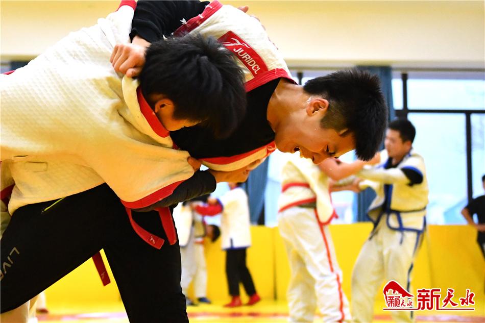 体校少年挥洒汗水是青春最美的模样组图