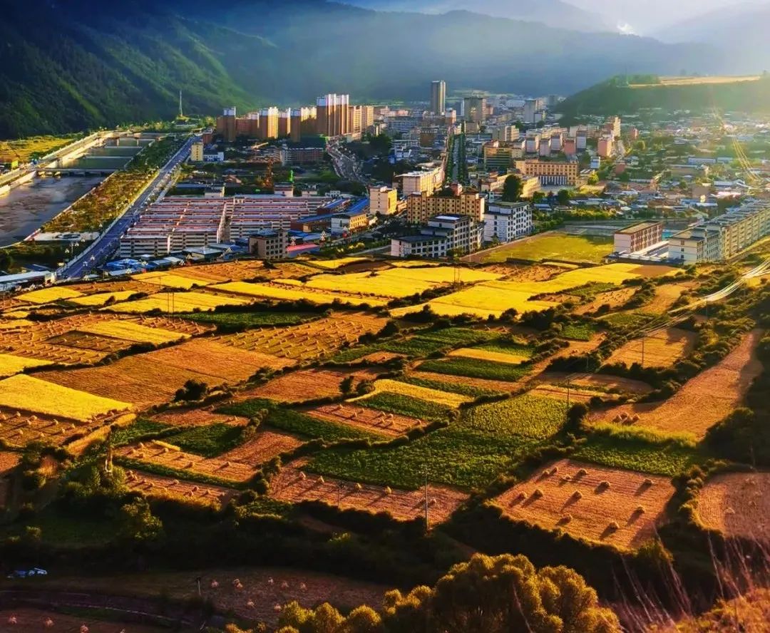 大美甘肃最美甘南迭部美丽山城幸福长