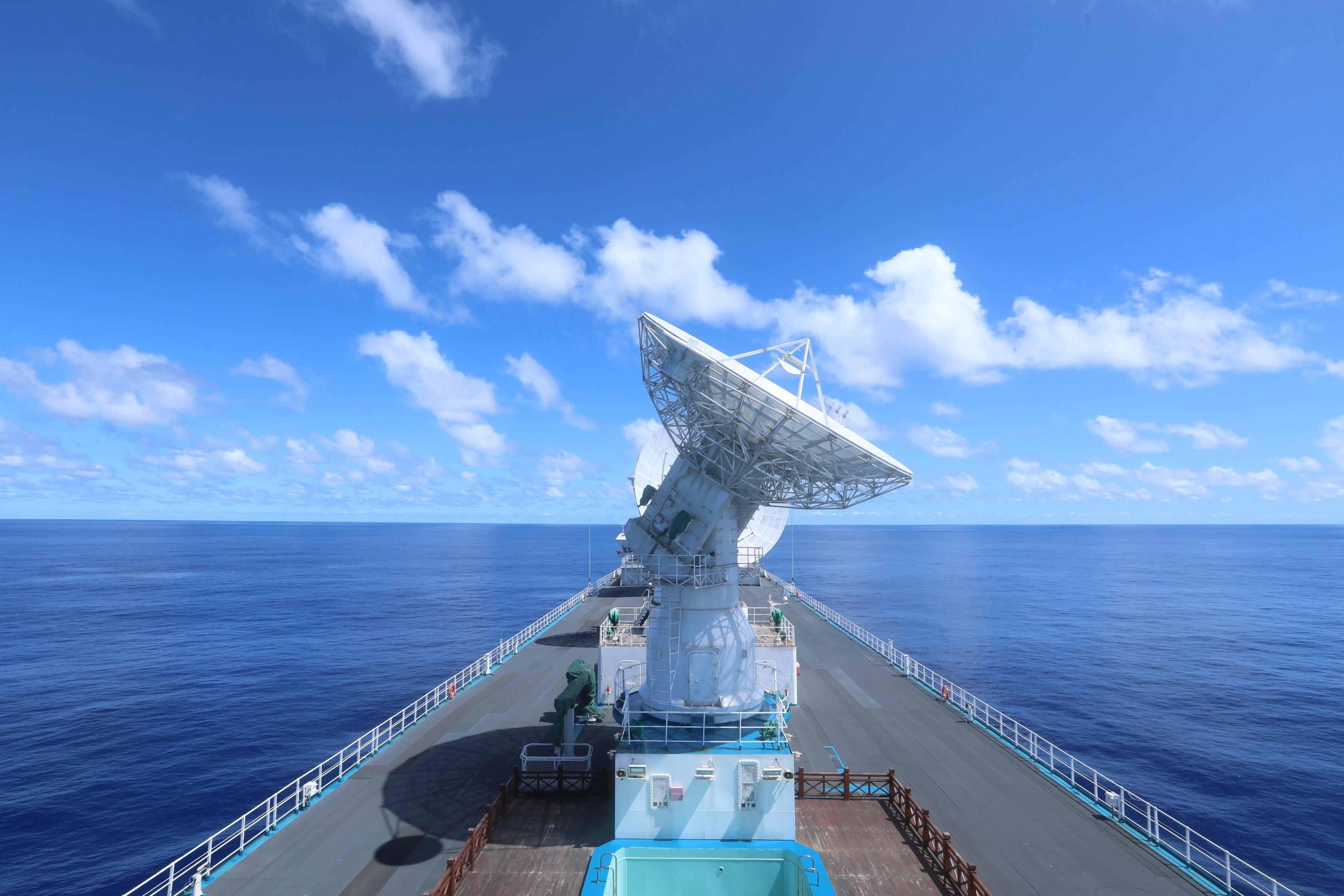 航天发射场点火升空,远在大洋深处的远望6号船顺利接过陆上测控接力棒