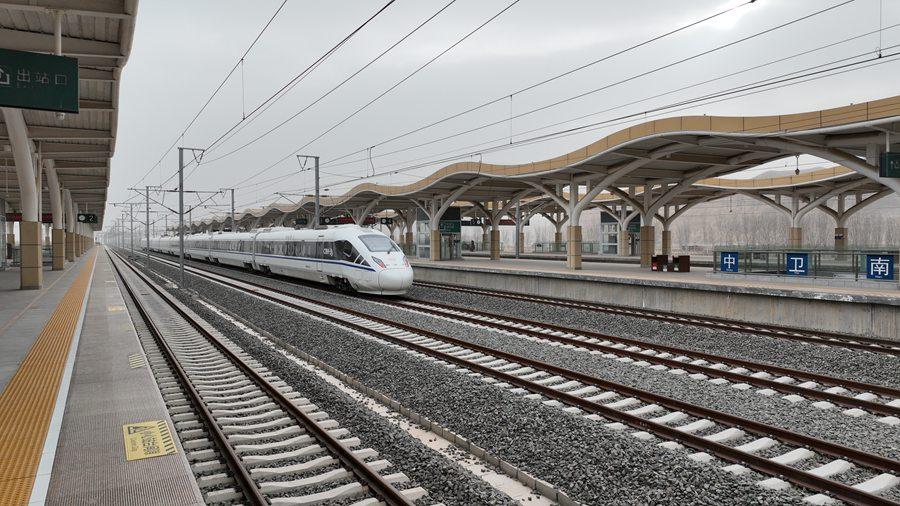 甘快看银兰高铁中兰段全线拉通试验顺利完成