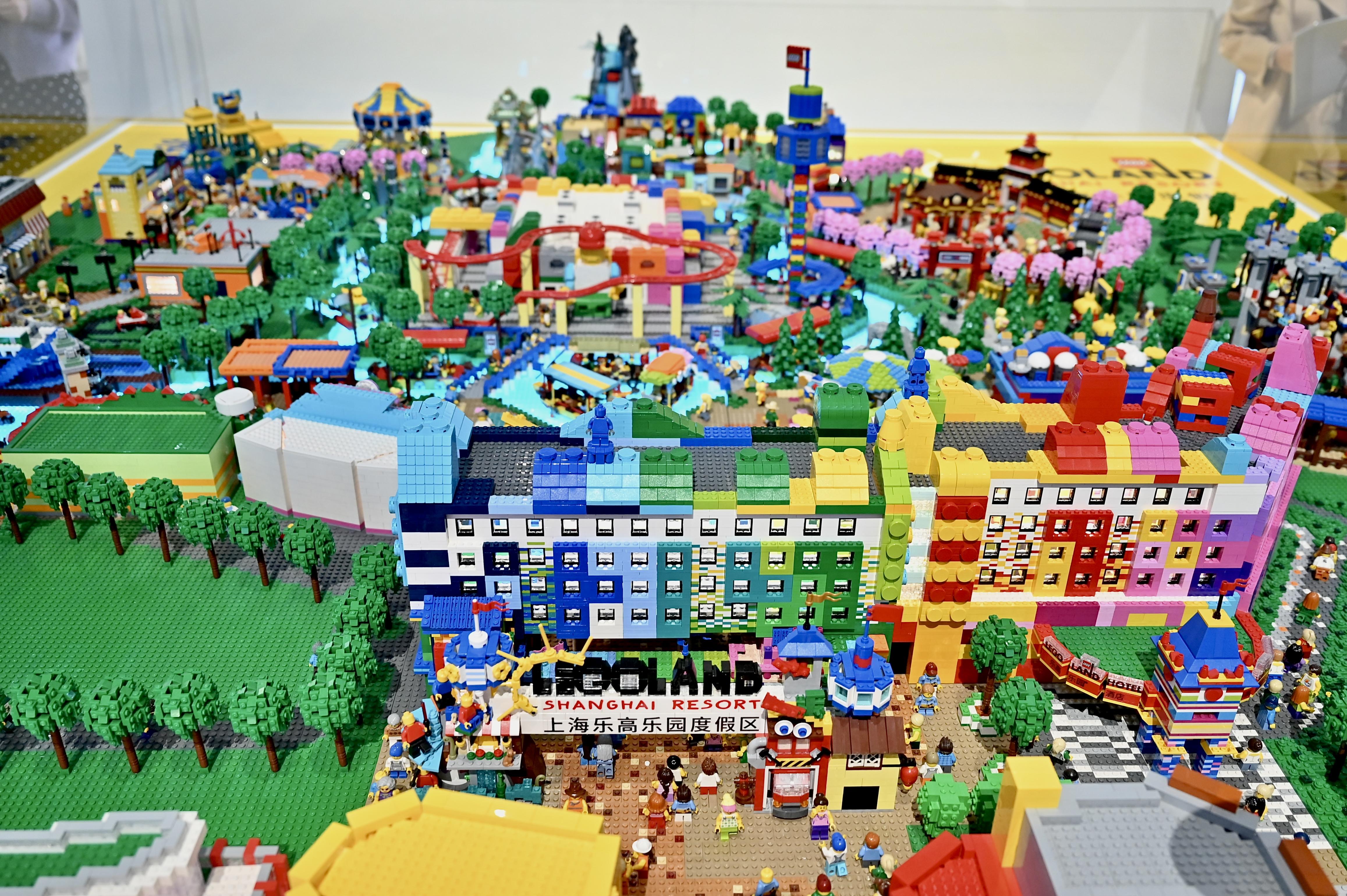金山区城市规划馆的上海乐高乐园度假区概念设计模型.