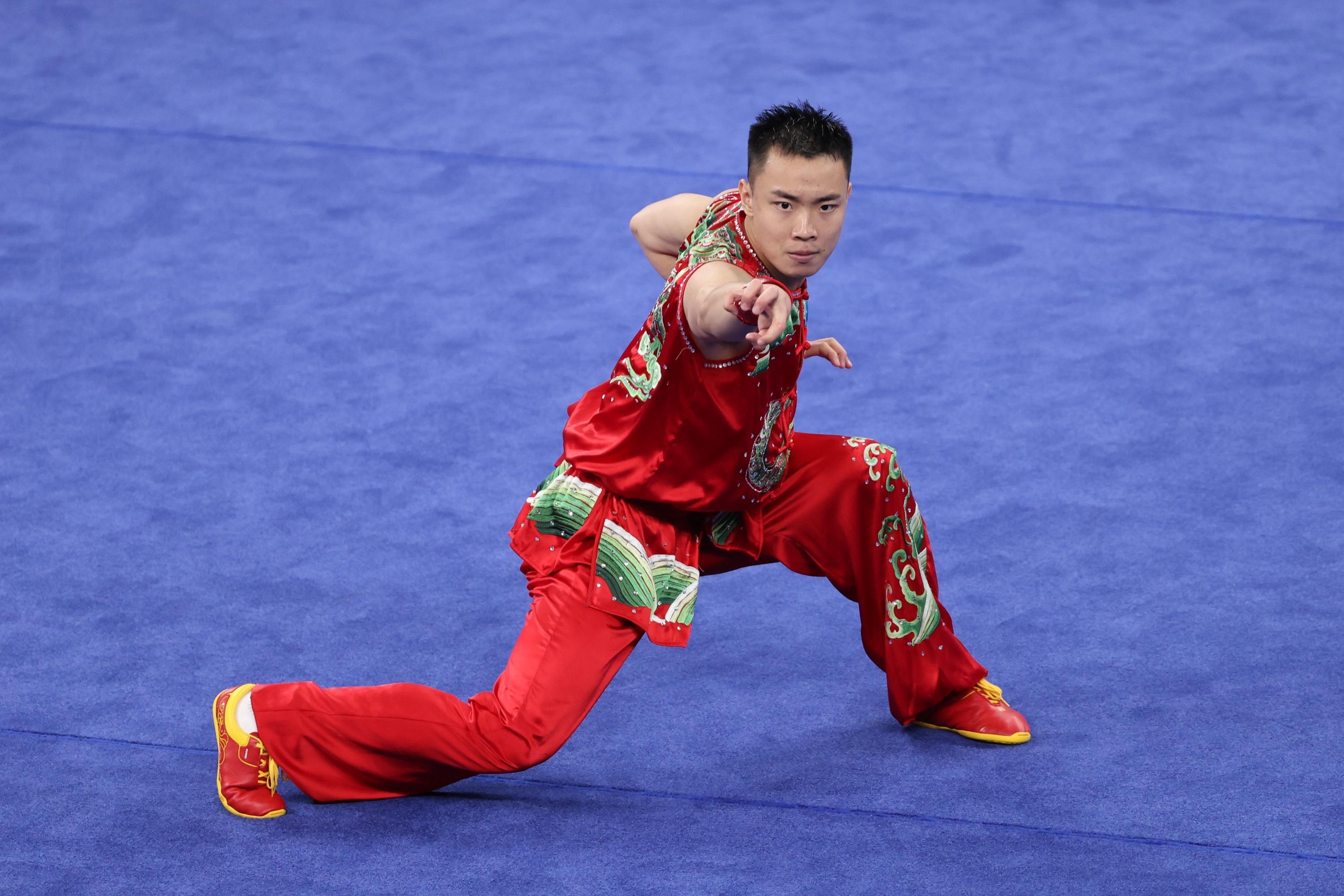 成都大运会首金中国选手曹茂园夺男子南拳金牌