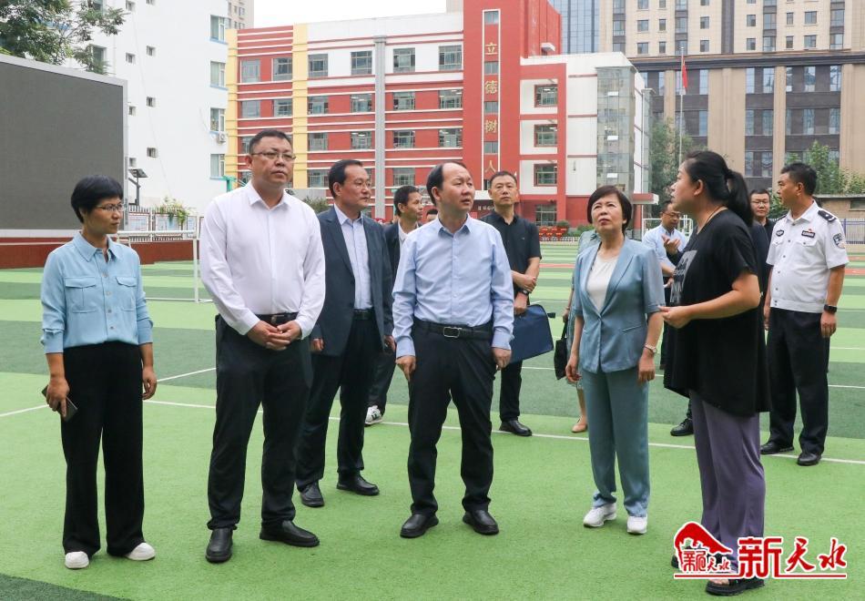 民政等有关部门负责同志,深入天水卫校,天水三中,玉泉中学,天水市建设