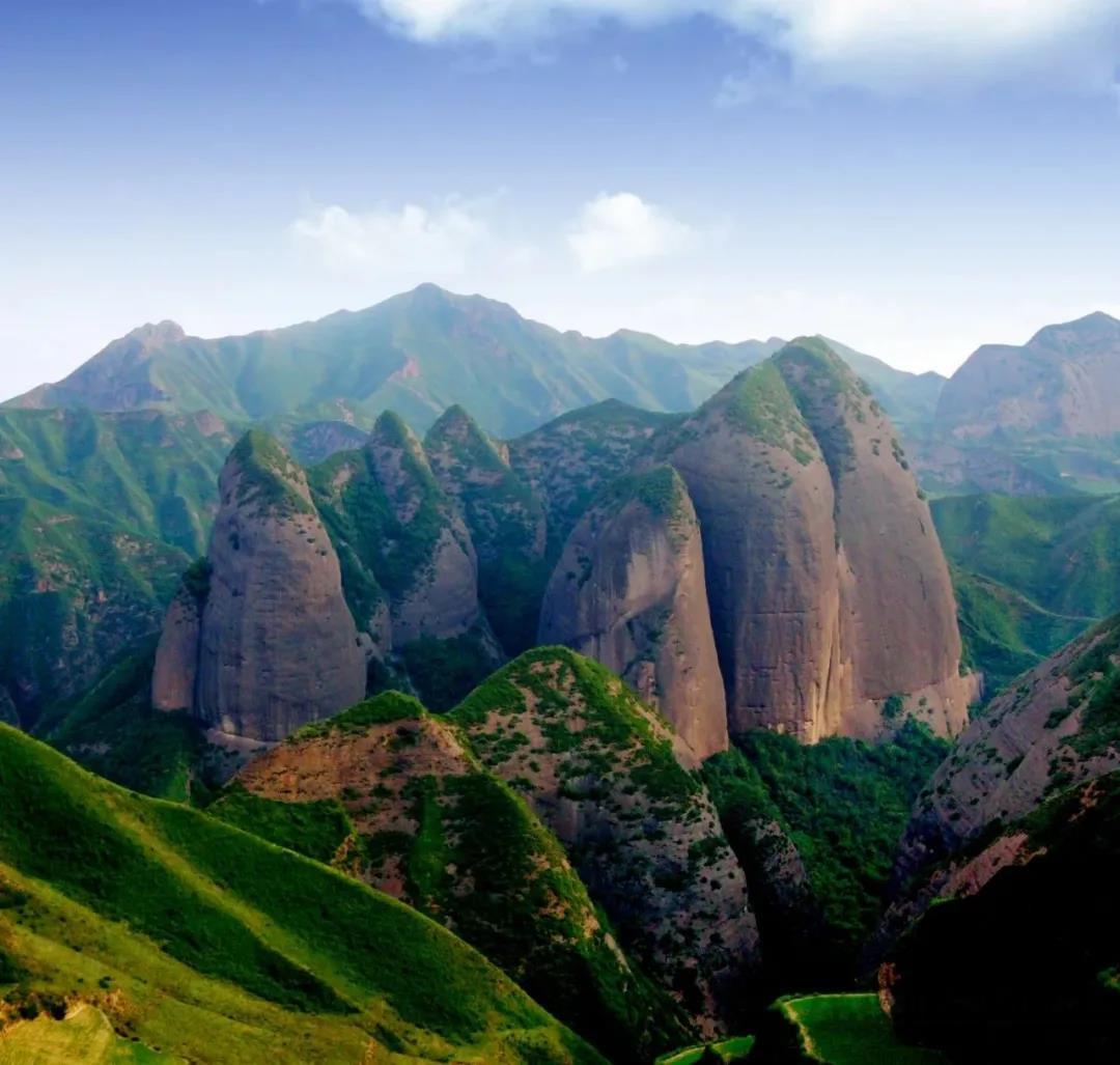 武山水帘洞后面是令人惊艳的丹霞