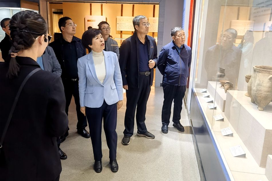 县人大常委会主任孙德银,县委常委,副县长马小红,县人大常委会副主任